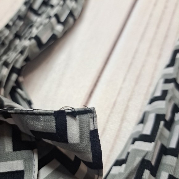 3 FOR 12 SALE Vintage Apt. 9 Stretch Geometric Print Button Down Shirt - Picture 7 of 8